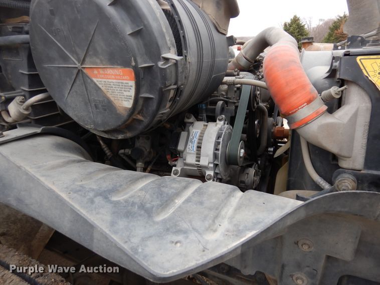 image for item MF9557 2010 International DuraStar 4300  street sweeper truck