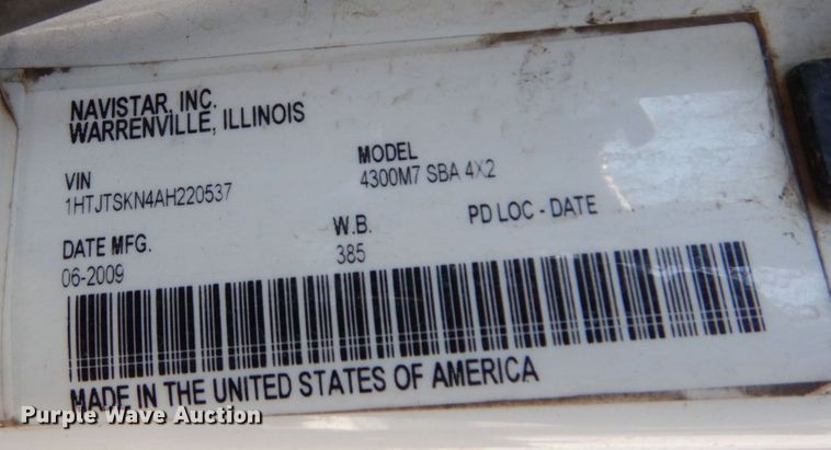 image for item MF9557 2010 International DuraStar 4300  street sweeper truck