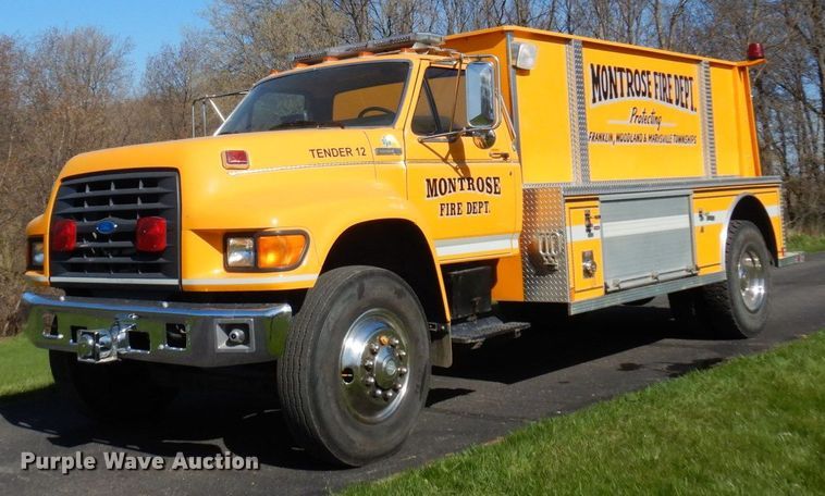 image for item MF9594 1997 Ford F700  pumper fire truck