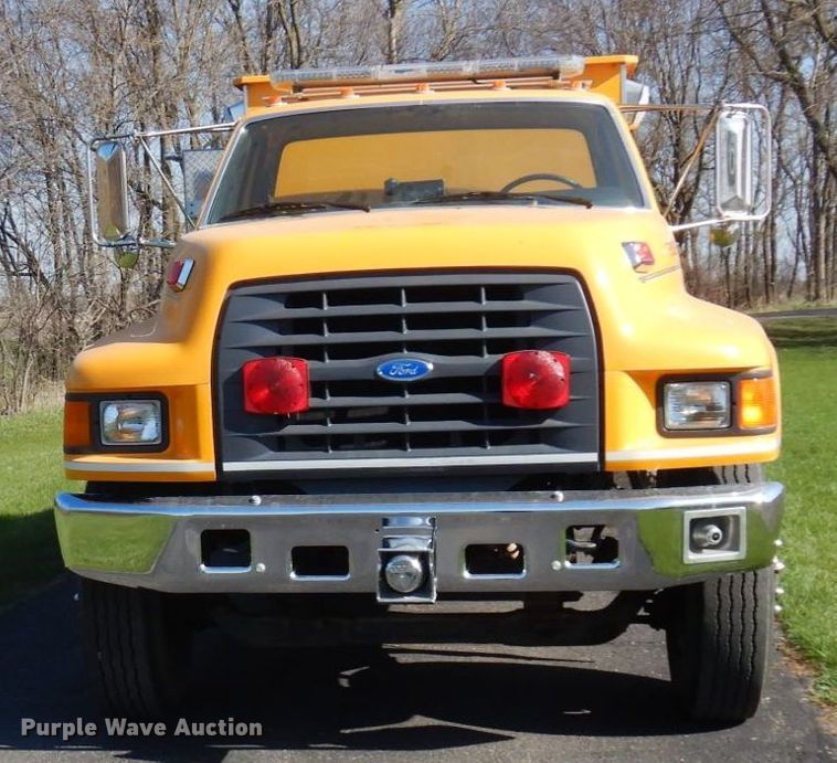 image for item MF9594 1997 Ford F700  pumper fire truck