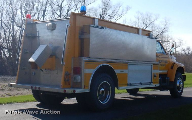 image for item MF9594 1997 Ford F700  pumper fire truck