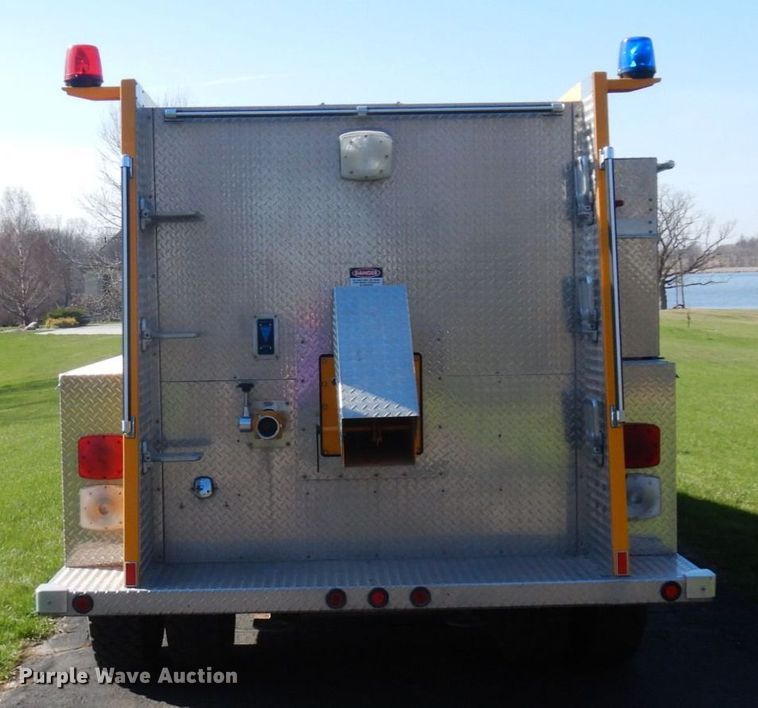 image for item MF9594 1997 Ford F700  pumper fire truck