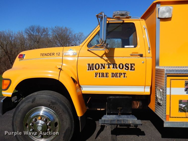 image for item MF9594 1997 Ford F700  pumper fire truck