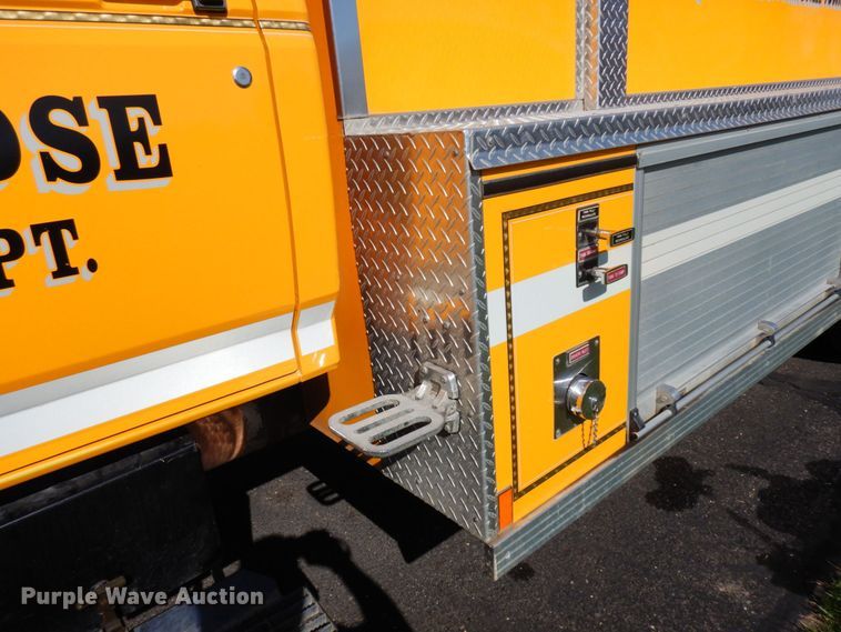 image for item MF9594 1997 Ford F700  pumper fire truck