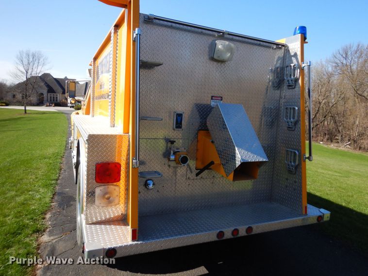 image for item MF9594 1997 Ford F700  pumper fire truck