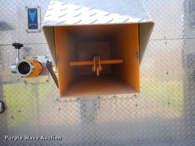 image for item MF9594 1997 Ford F700  pumper fire truck