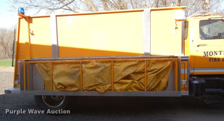 image for item MF9594 1997 Ford F700  pumper fire truck