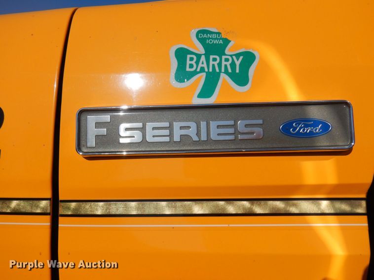 image for item MF9594 1997 Ford F700  pumper fire truck