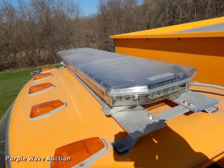 image for item MF9594 1997 Ford F700  pumper fire truck