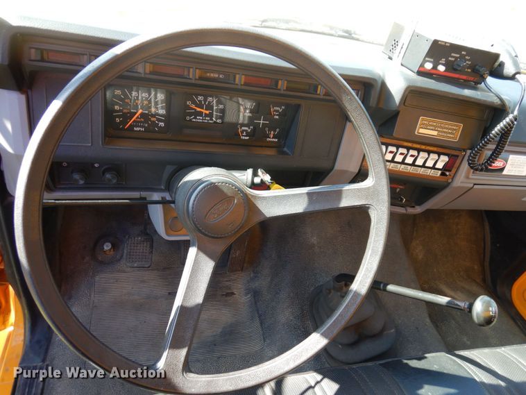 image for item MF9594 1997 Ford F700  pumper fire truck