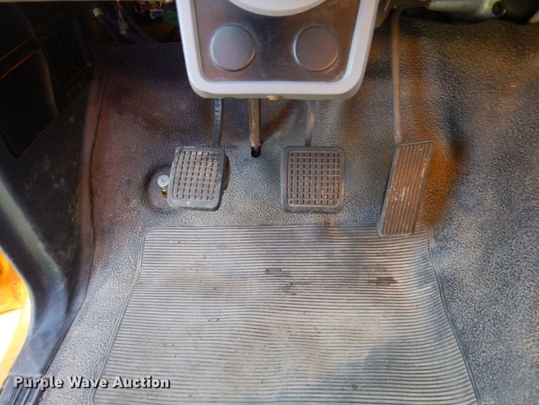 image for item MF9594 1997 Ford F700  pumper fire truck