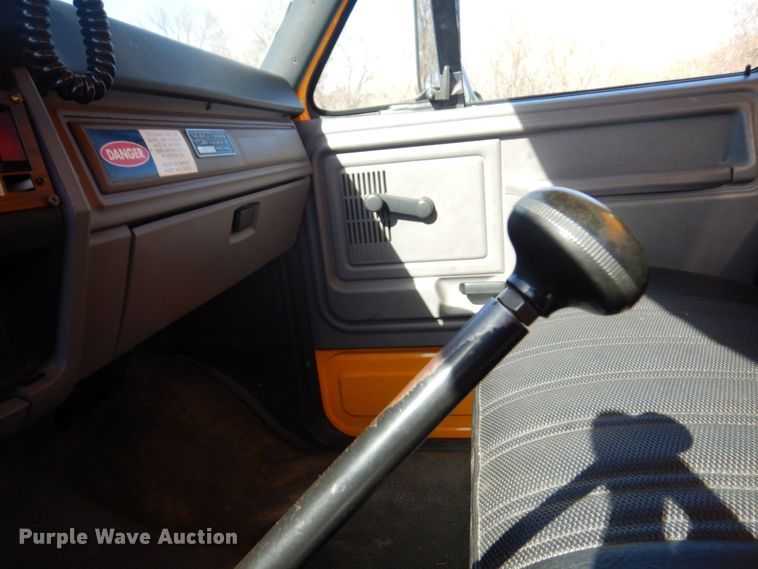 image for item MF9594 1997 Ford F700  pumper fire truck