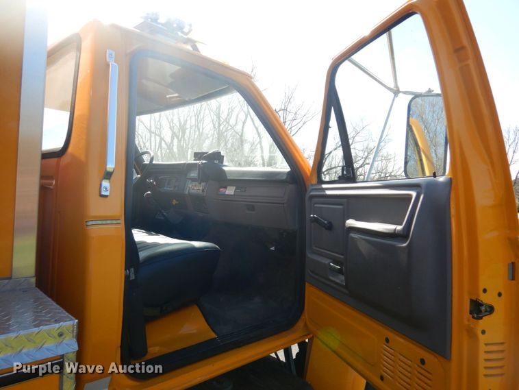 image for item MF9594 1997 Ford F700  pumper fire truck