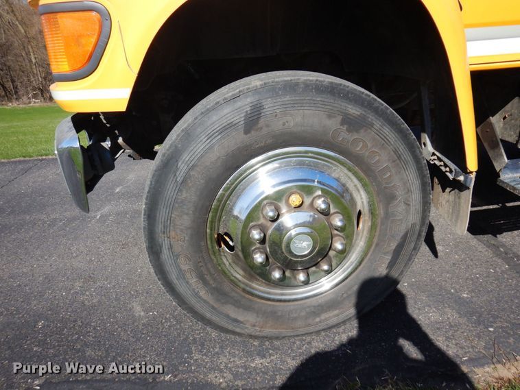 image for item MF9594 1997 Ford F700  pumper fire truck