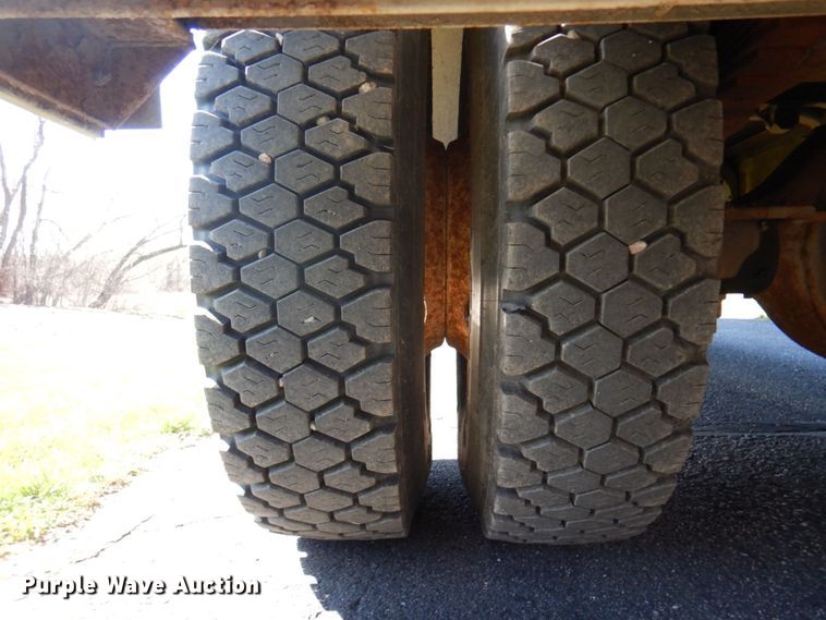 image for item MF9594 1997 Ford F700  pumper fire truck