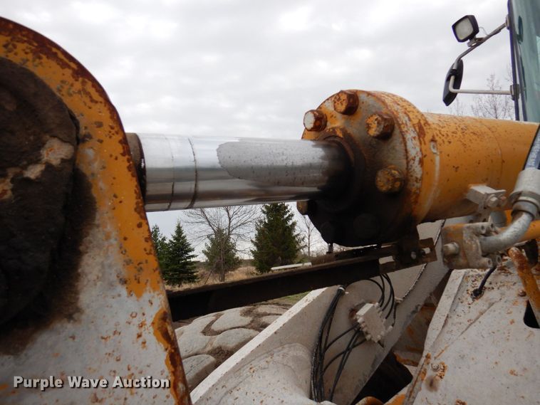 image for item MF9603 2000 Kawasaki 85Z IV  wheel loader