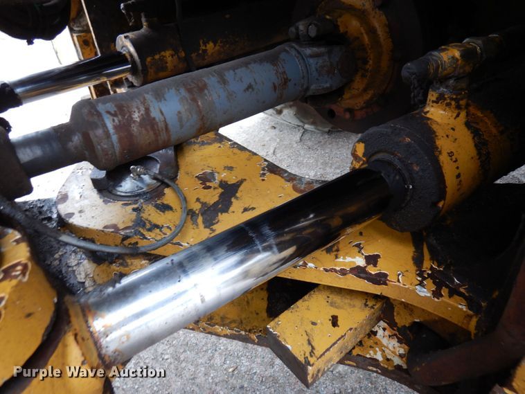 image for item MF9603 2000 Kawasaki 85Z IV  wheel loader