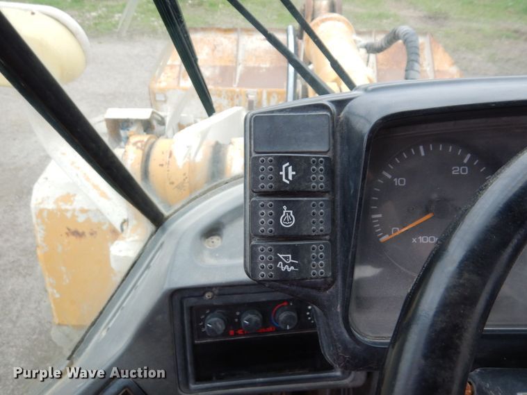 image for item MF9603 2000 Kawasaki 85Z IV  wheel loader