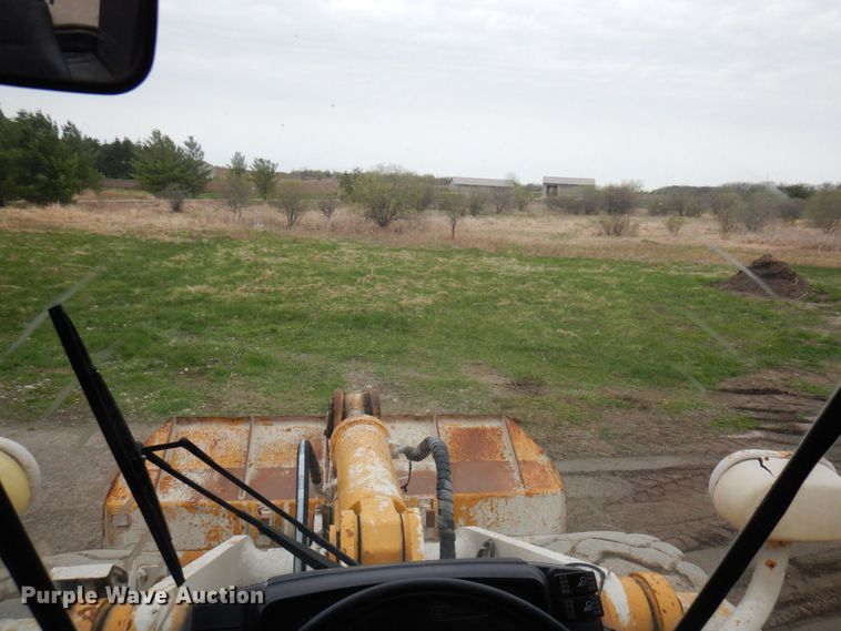 image for item MF9603 2000 Kawasaki 85Z IV  wheel loader