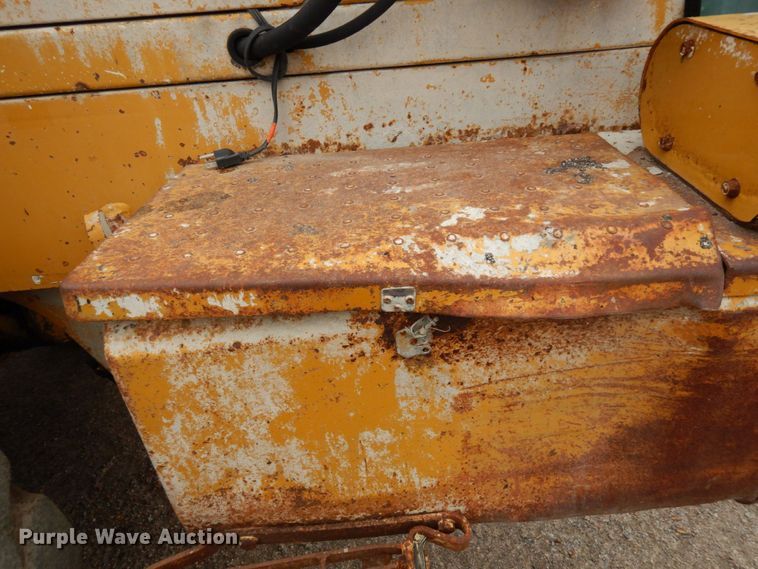 image for item MF9603 2000 Kawasaki 85Z IV  wheel loader