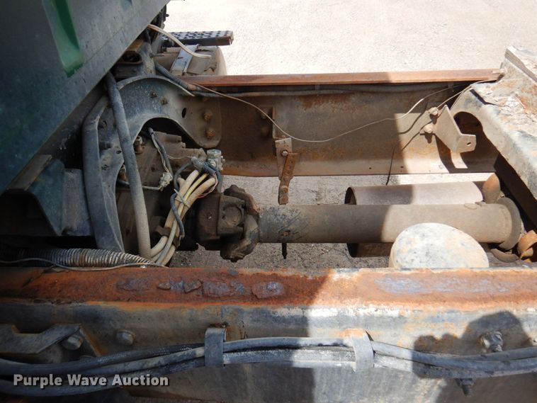 image for item MF9605 1994 Ford LNT9000  truck cab and chassis