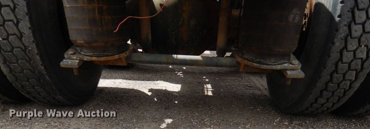 image for item MF9605 1994 Ford LNT9000  truck cab and chassis