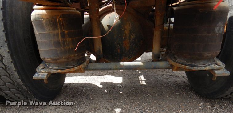 image for item MF9605 1994 Ford LNT9000  truck cab and chassis