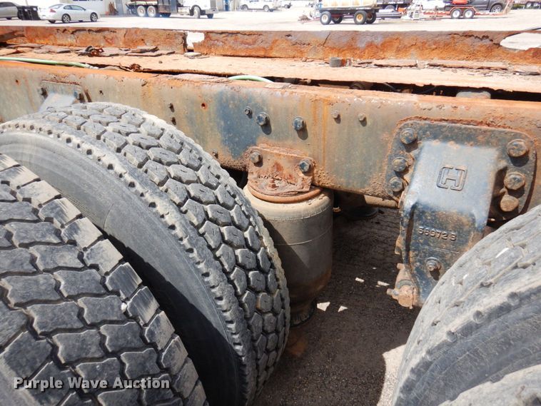 image for item MF9605 1994 Ford LNT9000  truck cab and chassis