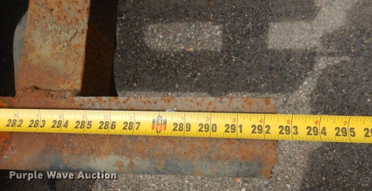 image for item MF9605 1994 Ford LNT9000  truck cab and chassis