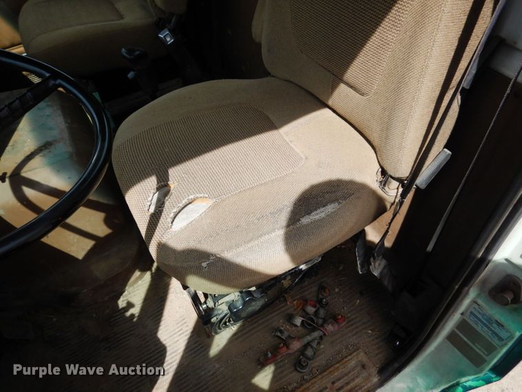 image for item MF9605 1994 Ford LNT9000  truck cab and chassis