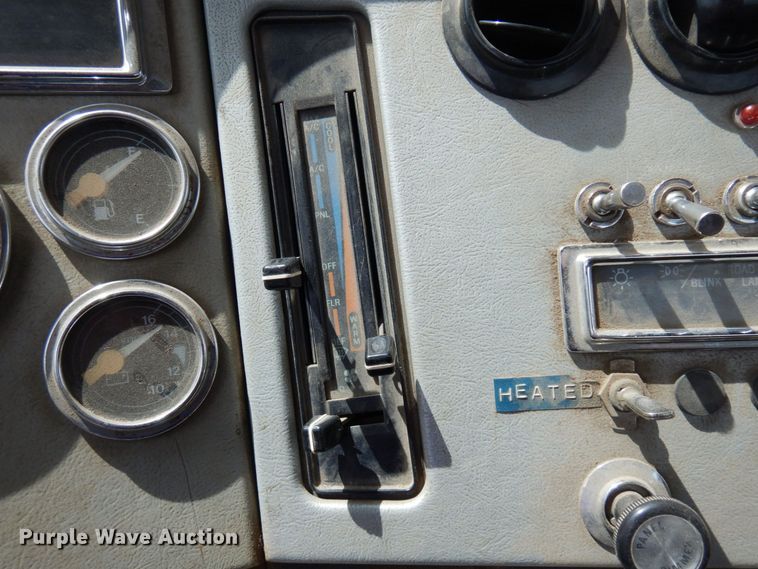 image for item MF9605 1994 Ford LNT9000  truck cab and chassis