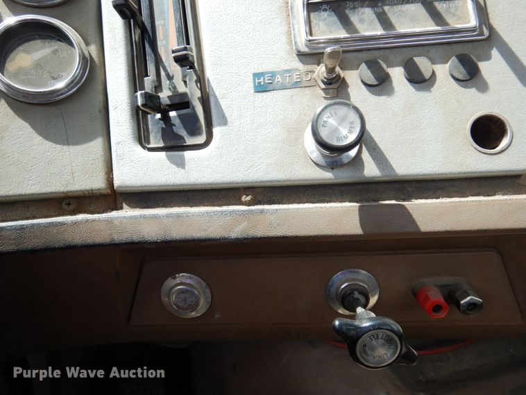 image for item MF9605 1994 Ford LNT9000  truck cab and chassis