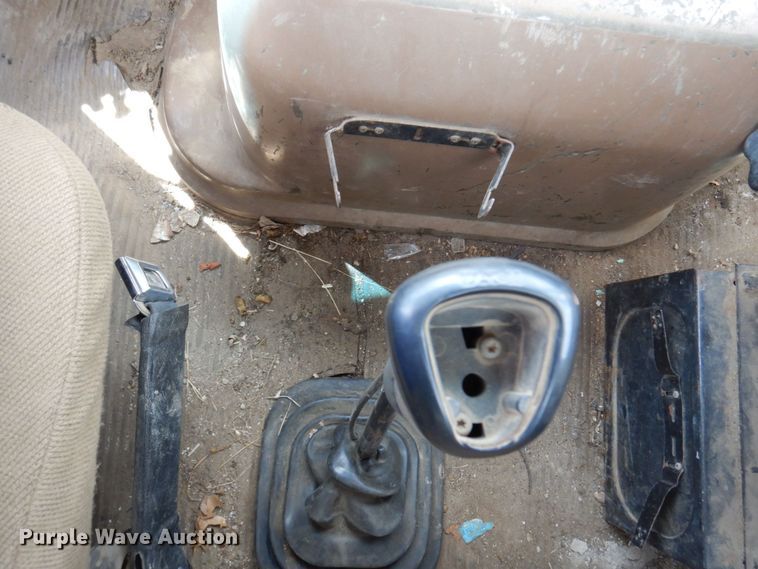 image for item MF9605 1994 Ford LNT9000  truck cab and chassis