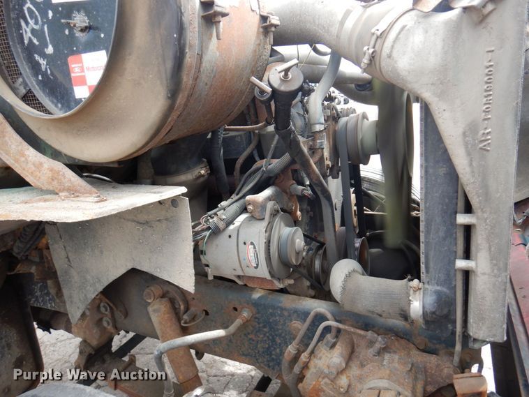 image for item MF9605 1994 Ford LNT9000  truck cab and chassis