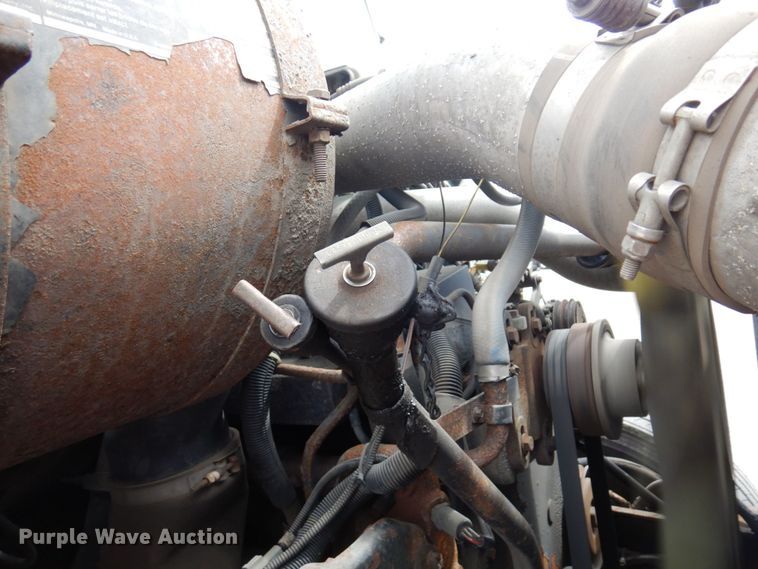 image for item MF9605 1994 Ford LNT9000  truck cab and chassis