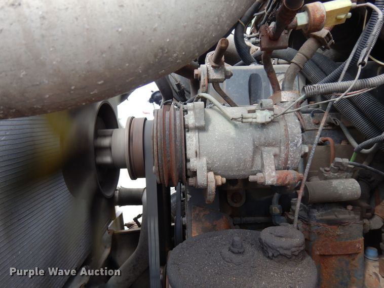 image for item MF9605 1994 Ford LNT9000  truck cab and chassis