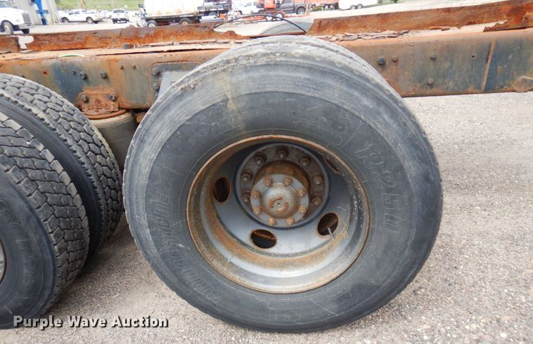 image for item MF9605 1994 Ford LNT9000  truck cab and chassis