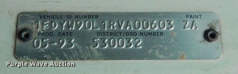 image for item MF9605 1994 Ford LNT9000  truck cab and chassis