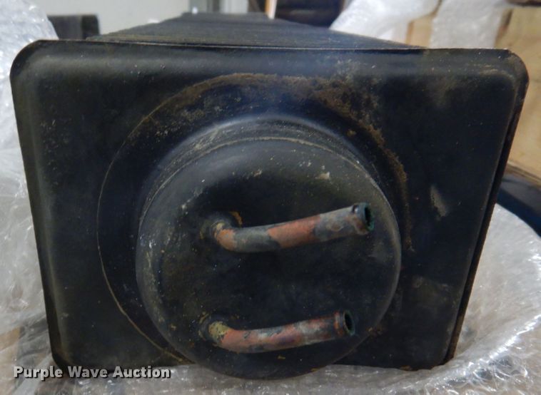 image for item MU9563 Caterpillar  dozer radiator