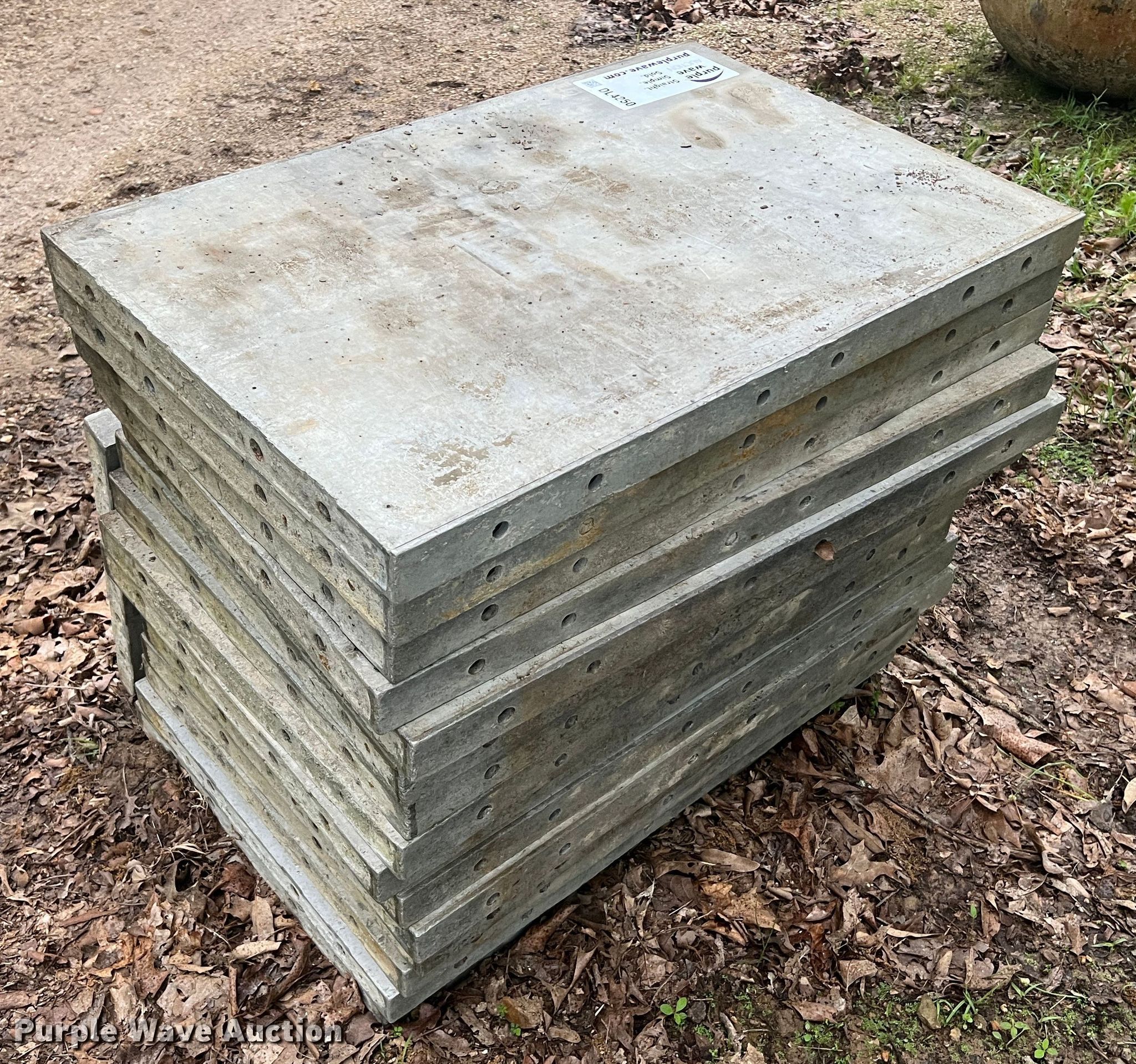 (16) aluminum concrete forms in Gravois Mills, MO | Item DL4250 sold