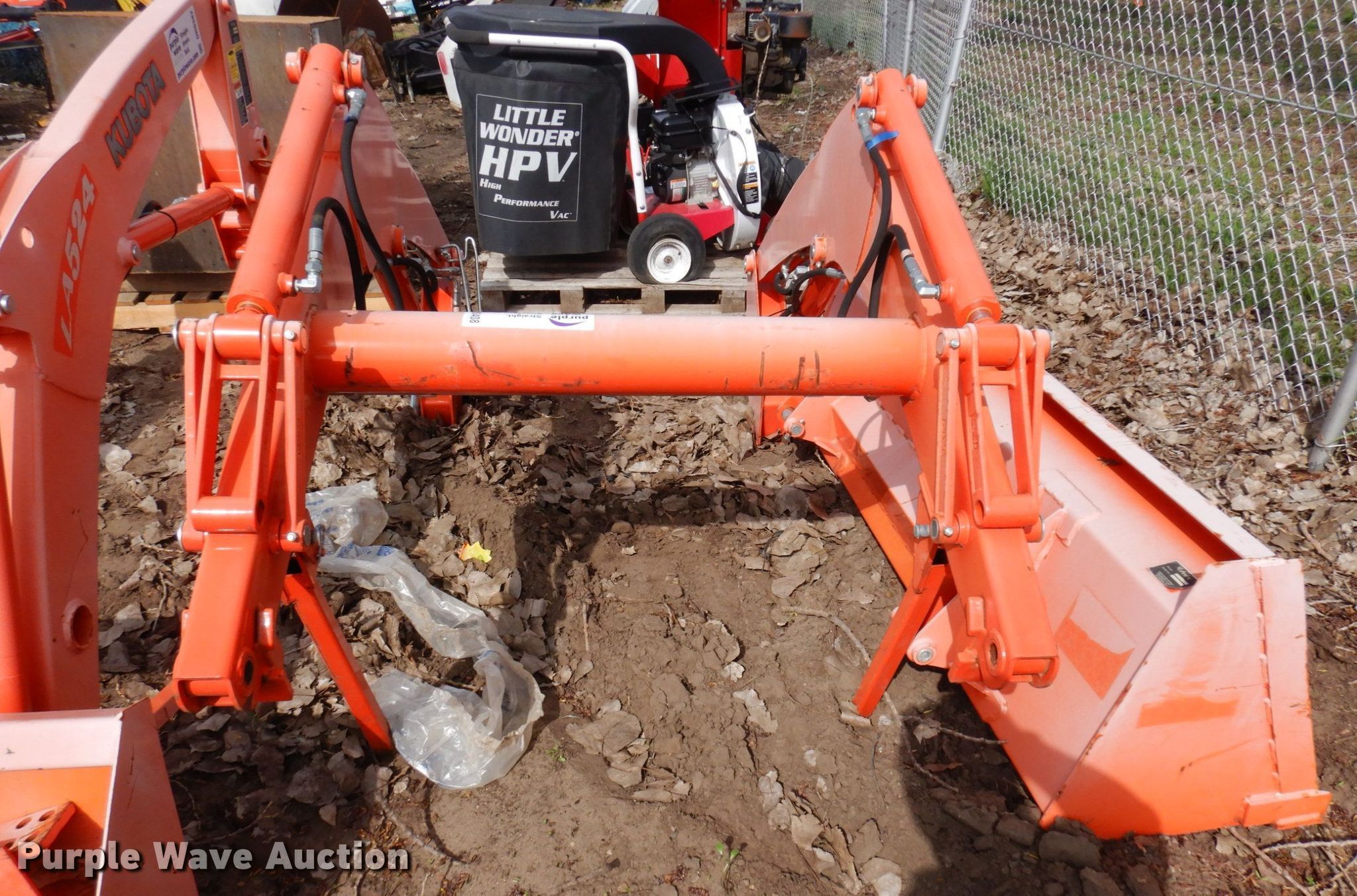 Kubota LA1065 loader in Shakopee, MN Item DR0408 sold Purple Wave
