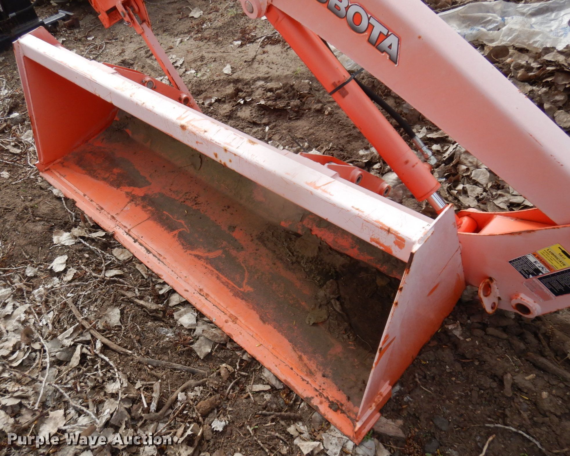 Kubota LA1065 loader in Shakopee, MN Item DR0408 sold Purple Wave