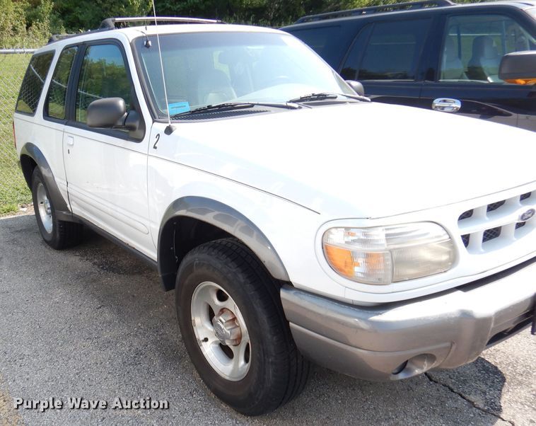 image for item DG0774 1999 Ford Explorer  SUV