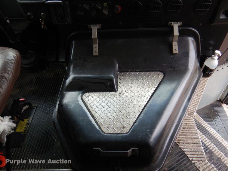 image for item DK0908 2001 Blue Bird TC2000  school bus