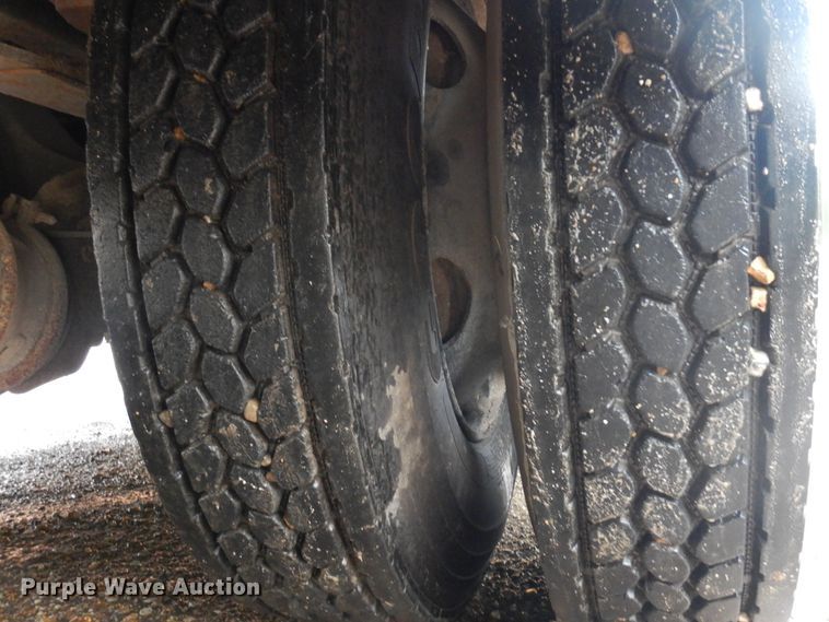 image for item DK0908 2001 Blue Bird TC2000  school bus