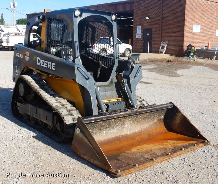 image for item DK0944 2010 John Deere 323D  tracked skid steer loader