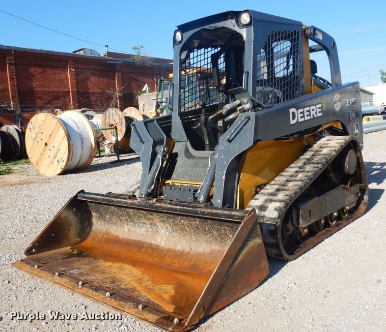 image for item DK0944 2010 John Deere 323D  tracked skid steer loader