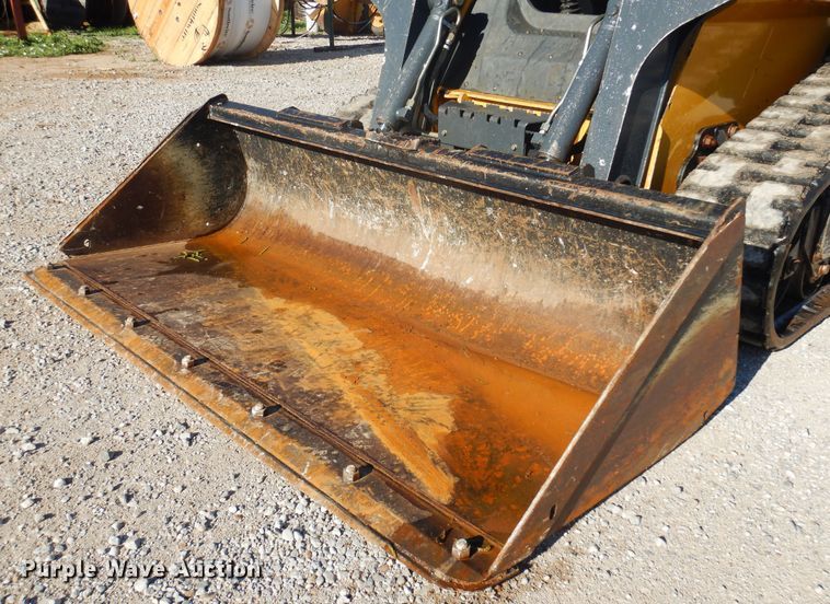 image for item DK0944 2010 John Deere 323D  tracked skid steer loader