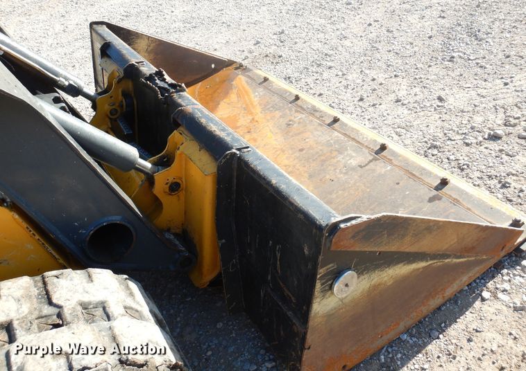 image for item DK0944 2010 John Deere 323D  tracked skid steer loader