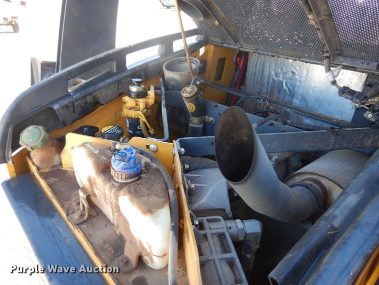 image for item DK0944 2010 John Deere 323D  tracked skid steer loader